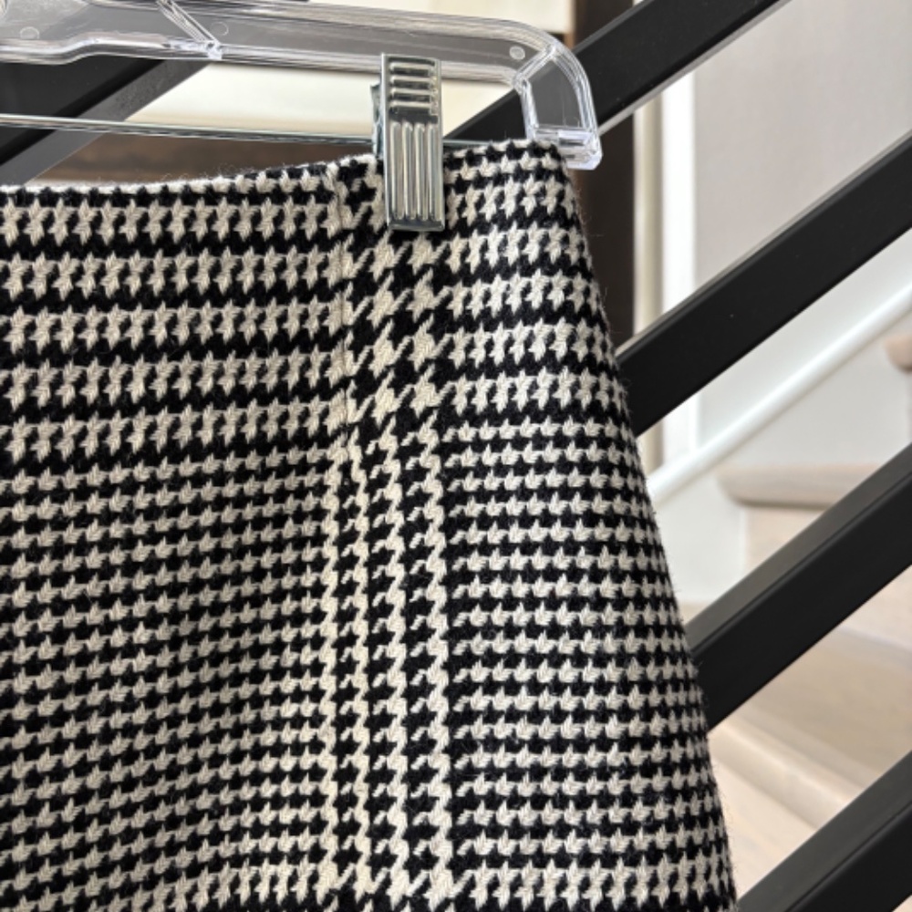 H & M Skirt - Picture 5 of 10
